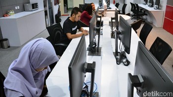 Kami sediakan tempat, hibahkan data sehingga mahasiswa bisa riset langsung. Ada server, intinya jadi fasilitas ini bisa dipakai untuk riset sehingga lebih kaya dan talenta kita (dari Bukalapak) transfer knowledge, kata CEO Bukalapak Achmad Zaky. Foto: Satria Nandha/detikcom