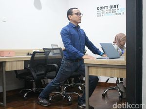Tips Peregangan Praktis Buat Pekerja Kantoran yang Super Sibuk