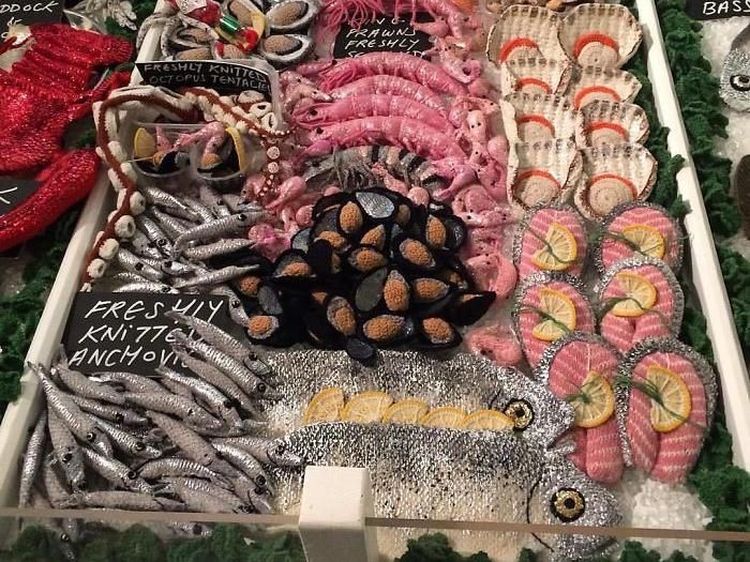 Gemas! Siapa Sangka Aneka Seafood Ini Terbuat dari Benang Wol dan Payet
