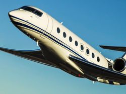 Mengintip Daleman Pesawat Elon Musk Untuk Manjakan Pacarnya