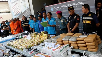 BNN Pamerkan 1,4 Ton Ganja Jaringan Aceh
