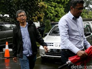 Rocky Gerung: Uang Buat Beli Susu Bayi Dialihkan untuk Beli Aspal Bikin Tol