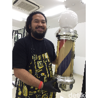 Ini Henoch Sitompul, Barber Langganan Pejabat Indonesia Bertarif Rp 1,5 Juta