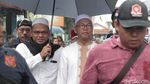 Jelang Eksekusi, Buni Yani Salat Jumat di Tebet