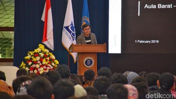 CEO sekaligus Founder Bukalapak Achmad Zaky mengatakan, pihaknya merupakan perusahaan startup pertama yang mendirikan inovation center untuk riset dan pengembangan oleh mahasiswa. Foto: Satria Nandha/detikcom