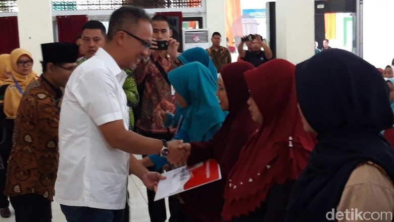 Pemerintah Targetkan 800 Ribu Peserta PKH Graduasi Tahun Ini Pemerintah Targetkan 800 Ribu Peserta PKH Graduasi Tahun Ini