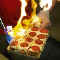Biar Hangat, Sore Ini Enaknya Ngemil Martabak Keju Mozzarella di 5 Tempat Ini!
