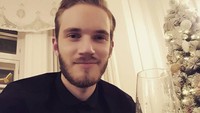 Punya gaya bicara yang lucu dan mengibur, Felix selalu menarik perhatian para penggemarnya. Lewat akun Instagramnya, Felix kerap membagikan momen kulinerannya bersama teman dan keluarga. Foto: Instagram @pewdiepie