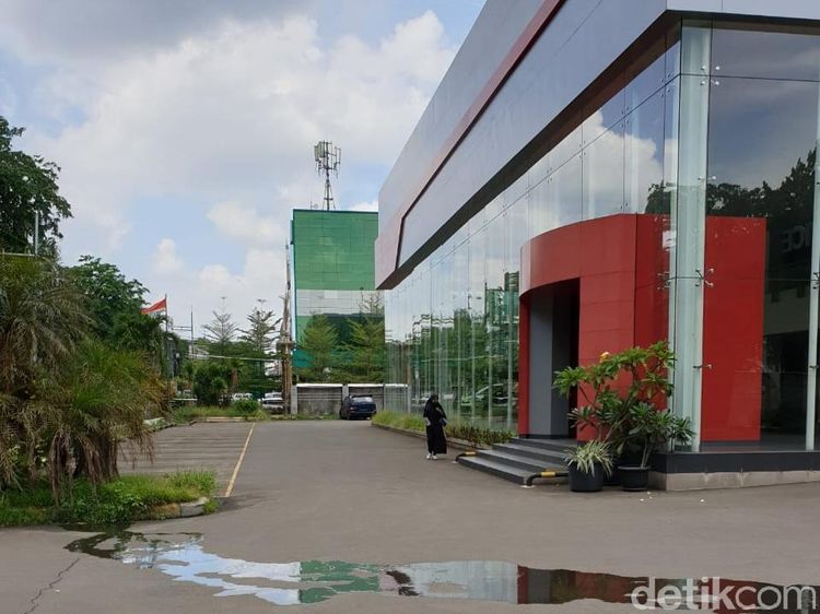 Suasana Diler KIA di Sunter Jakarta yang Digosipkan Tutup