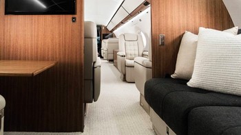Pesawat ini mampu menampung sampai 8 orang. Elon Musk mungkin memilih orang-orang bisnis kepercayaannya untuk menumpang di pesawat ini. Juga tentu orang terdekatnya seperti sang kekasih baru. Foto: Gulfstream