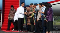 Begitu tiba, Jokowi rencananya akan menuju Desa Cepokopanean, Magetan untuk peninjauan program Mekaar yang dinaungi PT Pemodalan Nasional Madani (PNM).