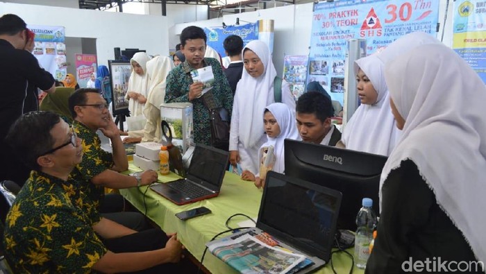 SNMPTN Edufair 2019 di Banyuwangi, Stand Unej Diserbu Pengunjung