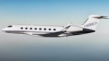 Dari data yang didapatkan oleh Washington Post, Elon Musk melakukan perjalanan total sejauh 241 ribu kilometer pada tahun 2018 menggunakan pesawat ini. Itu membuat dia menjadi salah satu triliuner yang paling sering terbang.Foto: Gulfstream