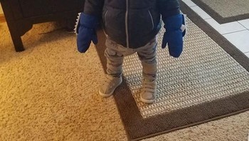 Harus benar-benar tertutup seluruh tubuh kalau mau keluar. Foto: boredpanda