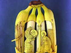 Seniman Sulap Kulit Pisang Jadi Karya Seni Keren