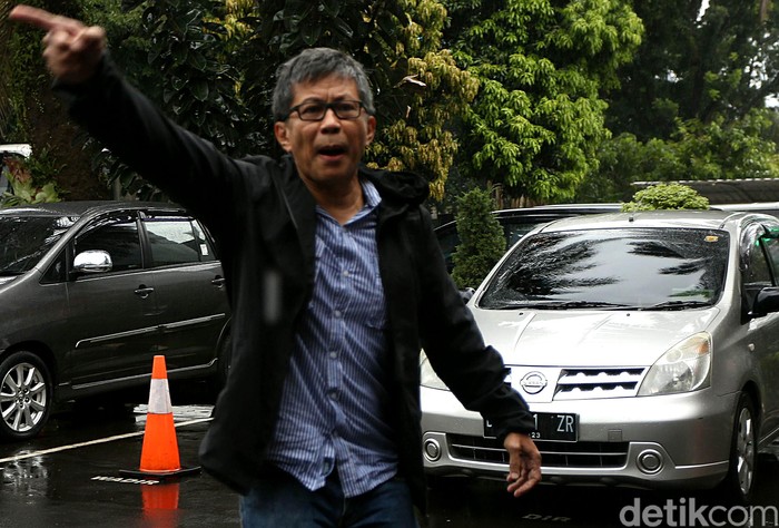 Rocky Gerung Sindir Ekonomi Era Jokowi: Penipuan Sistematis!