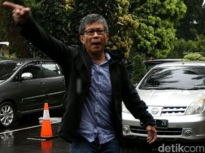 Rocky Gerung: Hai Netizen, Twitter Saya Dicuri si Dungu!