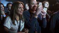 Lady Gaga banyak mengejutkan publik dengan aksinya dalam film A Star Is Born. Dok. Warners Bros