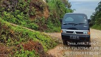 Sebanyak 200 penerangan jalan umum tenaga surya (PJU-TS) tersebar di 20 desa pada 10 kecamatan di Kabupaten Paser dan 125 unit sisanya di 16 desa pada 4 kecamatan di Kabupaten Penajam Paser Utara. Pool/Kementerian ESDM.