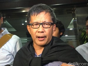 Saat Rocky Gerung Dukung Pencalegan Kader PDIP