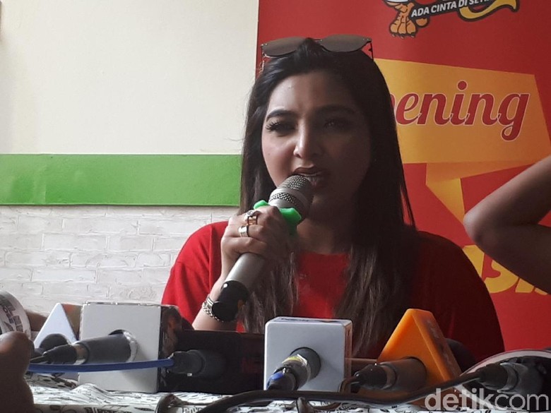 Isu Syahrini Menikah, Ashanty: Kalau Diundang, Kami Sekeluarga ke Jepang Isu Syahrini Menikah, Ashanty: Kalau Diundang, Kami Sekeluarga ke Jepang