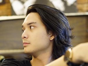 Datang Bareng di Acara Film, Baskara Mahendra & Sherina Hindari Wartawan