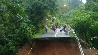 Potret Jalan Lahat-Pagar Alam Sumsel yang Putus Akibat Longsor