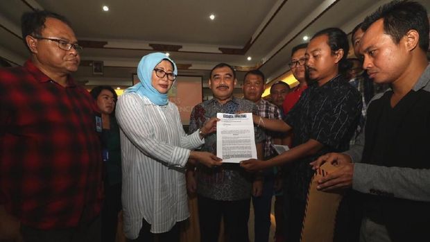  Dirjen Pemasyarakatan Kemenkum HAM Sri Puguh Utami berdialog dengan wartawan di Bali soal remisi yang diberikan ke I Nyoman Susrama, terpidana otak pembunuhan wartawan Radar Bali