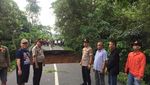 Potret Jalan Lahat-Pagar Alam Sumsel yang Putus Akibat Longsor