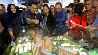 Rini didampingi Direktur Utama PT Bank Tabungan Negara (BTN) Maryono saat melakukan kunjungan.