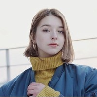 “Dalam tiga tahun pertama menggunakan Instagram saya hanya memiliki 2.000 pengikut, tetapi saya menemukan bahwa itu telah meledak menjadi 10.000. Beberapa hari setelahnya, jumlahnya mencapai 20.000. Saya tidak pernah membayangkan bahwa saya akan menjadi terkenal di Korea,” kata Danilova kepada JoongAng Ilbo yang kini telah memiliki 778 ribu lebih pengikut. Foto: Dok. Instagram @angelinadanilova