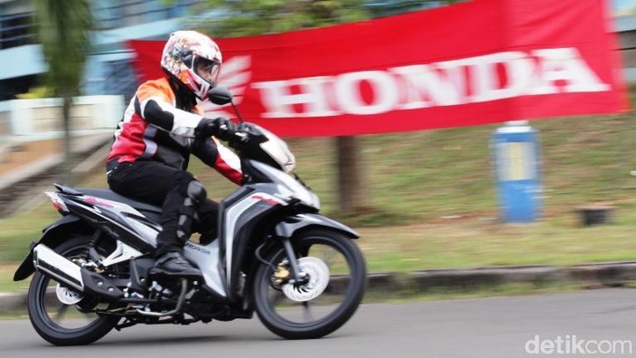 Wujud Honda Blade 125 dengan Pilihan Warna Baru
