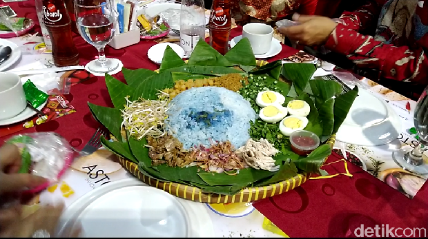 Menikmati Tok Panjang, Tradisi Perayaan Mmlek di Pecinan Semarang