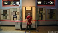 Museum yang terbuka untuk umum ini semula hanya menyajikan benda koleksi sebatas perangko, baik perangko dalam negeri maupun luar negeri. Karena pentingnya fungsi museum sebagai sarana pendidikan untuk generasi muda maka dilakukan upaya renovasi agar dapat memelihara kekayaan warisan budaya dalam pelayanan pos. 