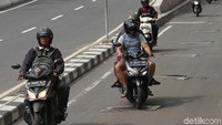 Hal ini tentu saja sangat mengganggu kenyamanan dan keselamatan para pengguna jalan yang melintas.