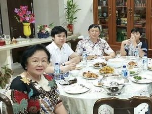 Ahok Pulang Kampung, Adik: Happy To Be Home at Kampung