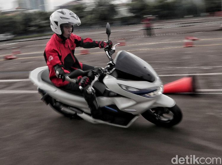 Sensasi Motor Listrik Pertama Honda
