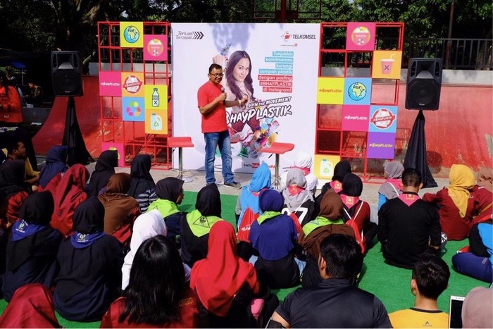Giliran Cirebon, Telkomsel Ajak Masyarakat Bijak Pakai Plastik
