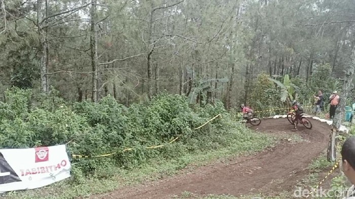 Watulawang Park Lokasi Ekstrem Uji Nyali Bersepeda Di Nganjuk