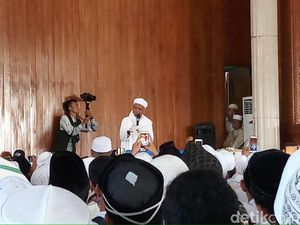 Ustaz Arifin Ilham Zikir Lagi, Kangen Membuncah Jemaah Terobati
