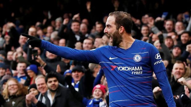 Gonzalo Higuain kembali tajam di bawah arahan Maurizio Sarri.