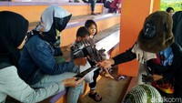 Perwakilan IAR Indonesia Agung Ismail mengatakan, kegiatan edukasi tersebut dilakukan untuk mengajak pelajar dan masyarakat ikut berpartisipasi dalam pelestarian primata, terutama primata jawa.