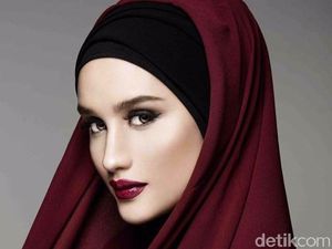 Foto Berhijab, Cinta Laura Banjir Pujian