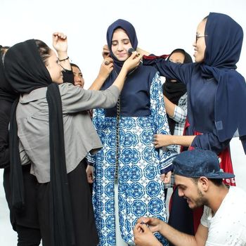 From Kalideres to Paris: Karya Pengungsi Dibawa Desainer ke Catwalk