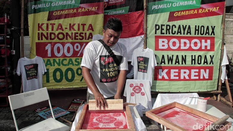 Alegori Gua Plato dan Kesalehan Berinformasi Alegori Gua Plato dan Kesalehan Berinformasi