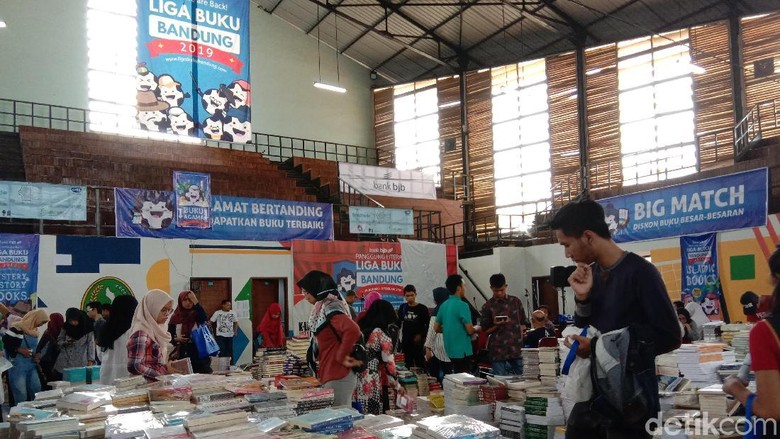 Berburu Buku Diskon Hingga 80 Persen di Liga Buku Bandung Berburu Buku Diskon Hingga 80 Persen di Liga Buku Bandung
