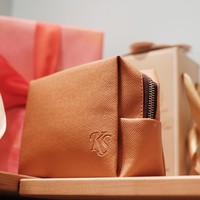 Hal ini pun disetujui oleh pemilik vendor suvenir pernikahan Earl & Army bernama Imelda. Menurutnya, produk souvenir favorit adalah pouch. Foto: Silmia Putri/Wolipop