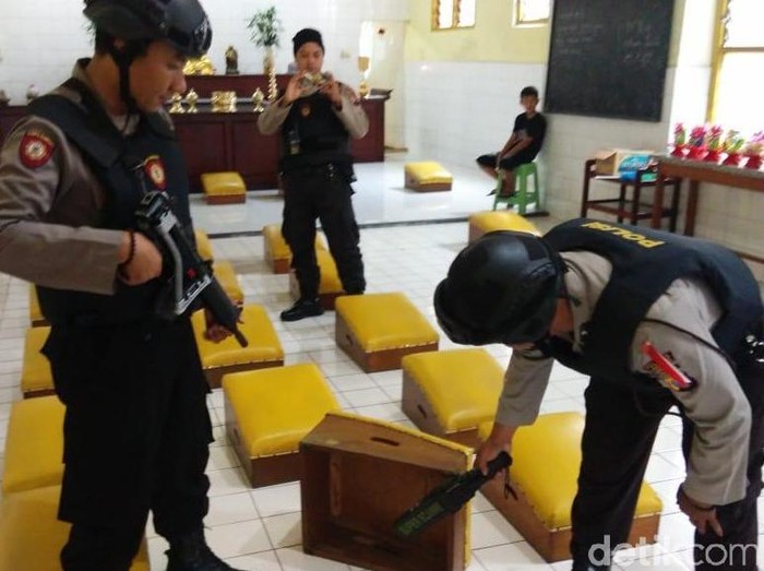 Wihara Cetiya Sari Lumajang Disterilisasi