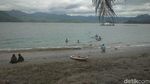 Foto: Lihat Lagi Aksi Santai Menteri Susi di Pantai Mutiara Trenggalek