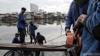 Salah satu pembahasan pembangunan IPAL di kawasan Muara Angke itu adalah terkait lokasi yang berada di sekitar area pemukiman warga. Pemprov DKI mengupayakan pembangunan IPAL tidak mengganggu warga yang berada di sekitar lokasi tersebut.